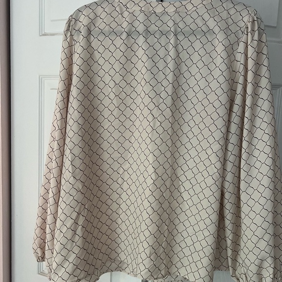 Lot of 3 Ann Taylor Work Blouses, Crème, Black Print and Green Size XL - Picture 4 of 14